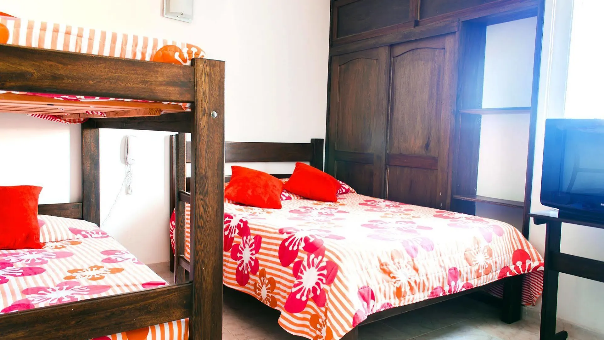 Hotel Marovi Santa Marta